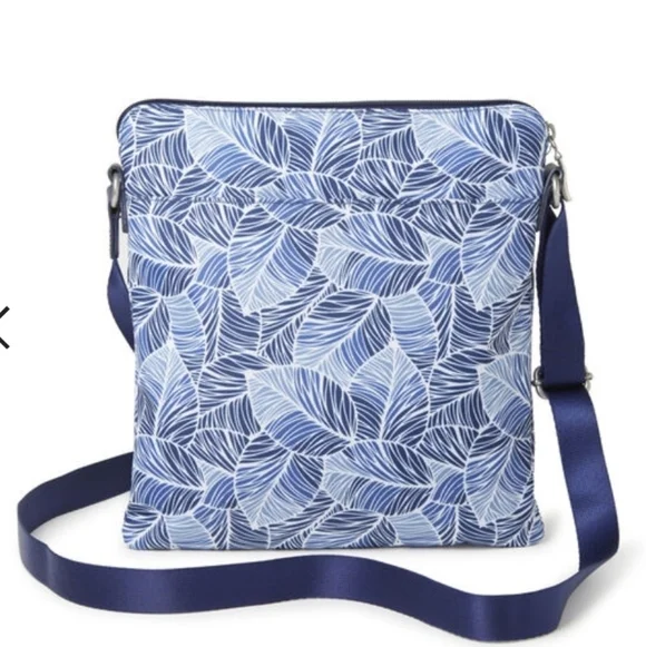 NWOT Baggallini Go Bagg with RFID Wristlet, MSRP: $78 - Picture 2 of 10